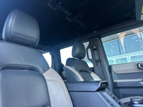 Used 2022 Ford Bronco Wildtrak image 17