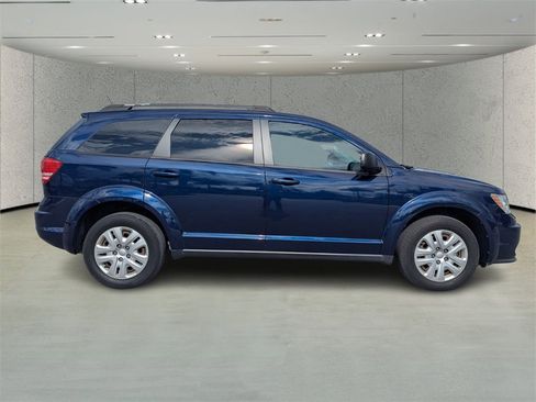 Used 2018 Dodge Journey SE image 2