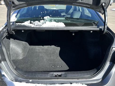 Used 2023 Nissan Altima 2.5 SR image 11