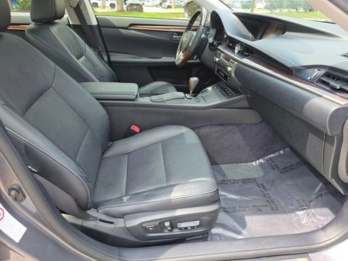Used 2013 Lexus ES 350 w/ Luxury Pkg FWD image 10