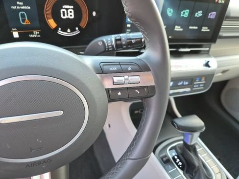 Used 2025 Hyundai Kona SEL AWD/4WD image 21