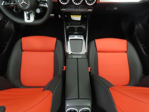 Used 2026 Mercedes-Benz GLB 35 AMG 4MATIC image 18