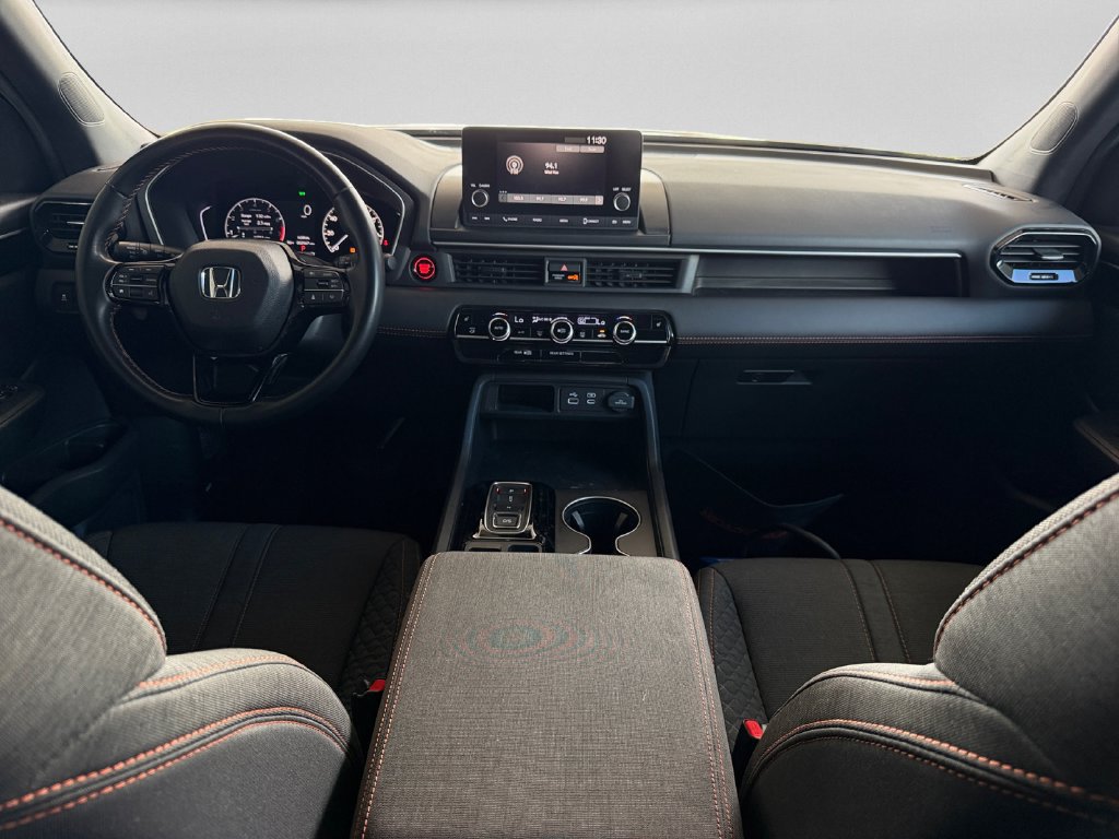 Used 2025 Honda Pilot Sport image 15
