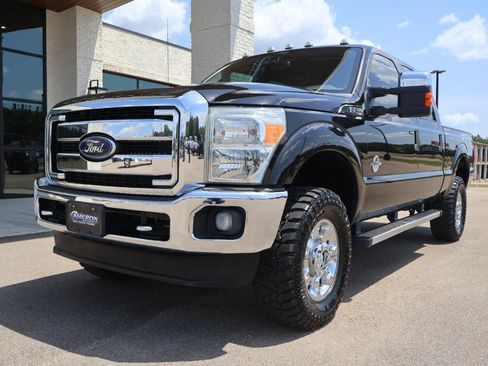 Used 2014 Ford F250 XLT w/ XLT Premium Package AWD/4WD image 2