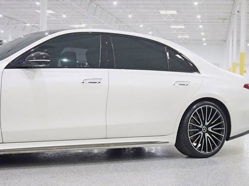 Used 2023 Mercedes-Benz S 500 4MATIC w/ AMG Line image 3