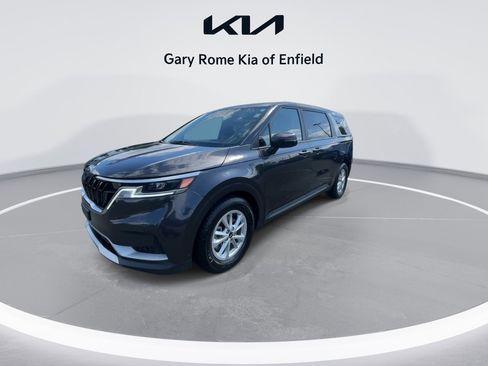 Used 2024 Kia Carnival LX image 4