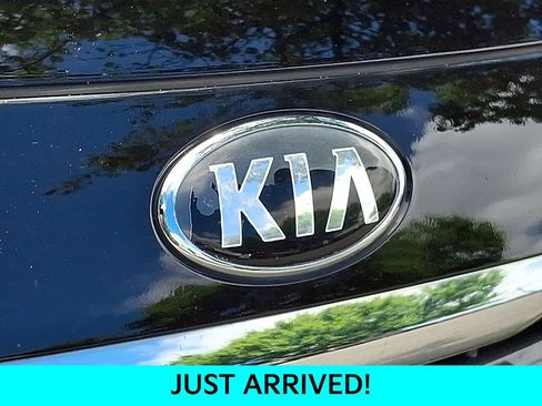 Used 2019 Kia Sedona LX FWD image 5