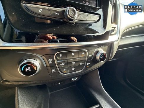 Used 2021 Chevrolet Traverse LS image 18