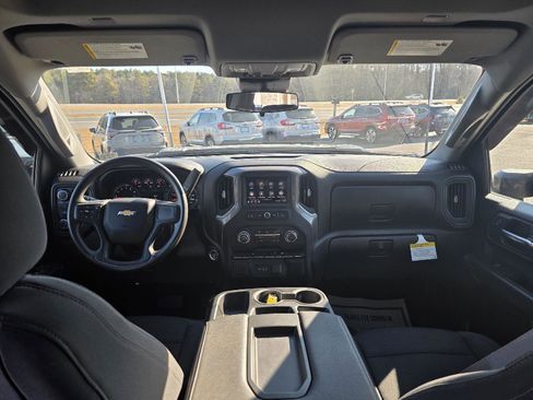 Used 2024 Chevrolet Silverado 2500 Custom image 12