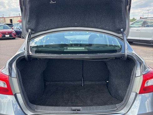 Used 2017 Nissan Sentra SV FWD image 30