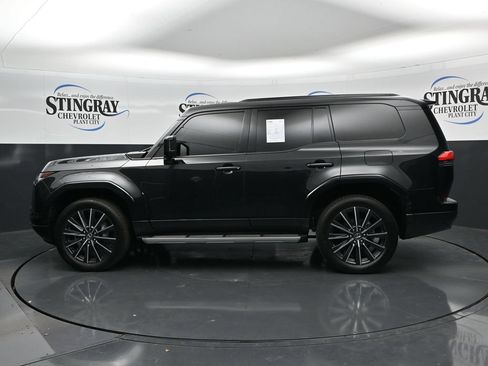 Used 2025 Lexus GX 550 w/ Cold Area Package AWD/4WD image 4