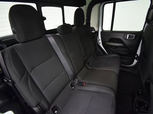 Used 2023 Jeep Gladiator Overland AWD/4WD image 21