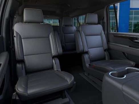 New 2025 Chevrolet Suburban Premier AWD/4WD image 17