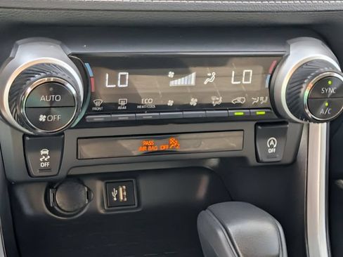 Used 2025 Toyota RAV4 XLE FWD image 17