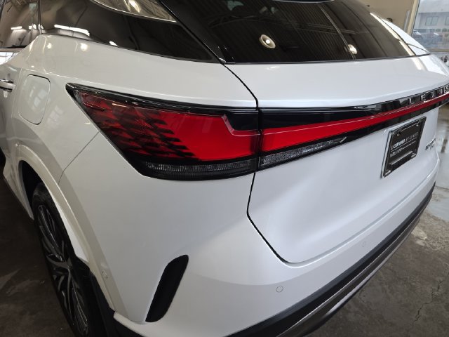 Certified 2023 Lexus RX 350 Premium Plus w/ Cold Area Package AWD/4WD image 33