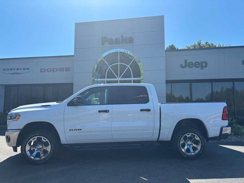 Used 2025 RAM 1500 Big Horn AWD/4WD image 3