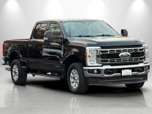 Used 2024 Ford F250 XLT w/ FX4 Off-Road Package image 9