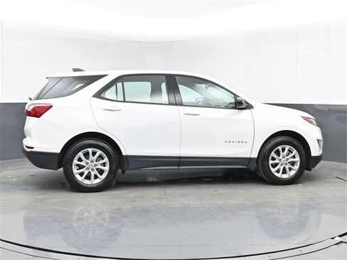 Used 2018 Chevrolet Equinox LS image 10