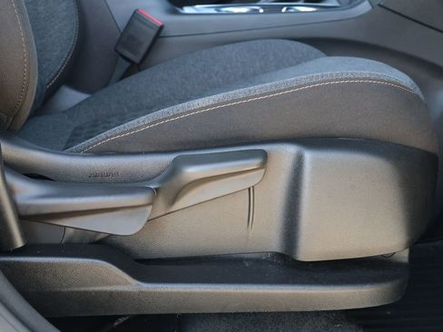 Used 2024 Chevrolet Equinox LT image 30