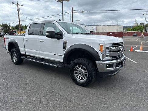 Used 2019 Ford F350 Lariat w/ Lariat Ultimate Package AWD/4WD image 9
