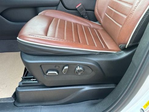 Used 2023 GMC Yukon XL Denali Ultimate AWD/4WD image 12