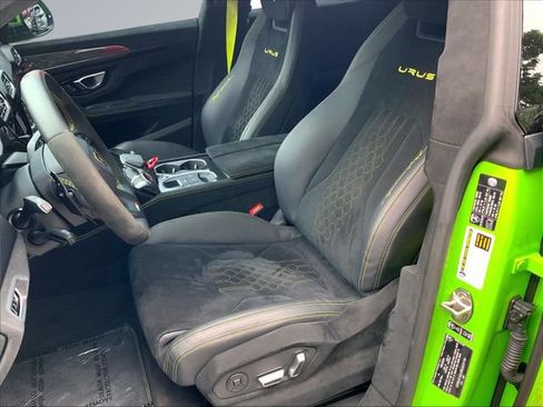Used 2024 Lamborghini Urus Performante AWD/4WD image 29