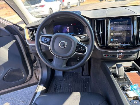 Certified 2023 Volvo XC60 B5 Plus w/ Protection Package Premier image 17