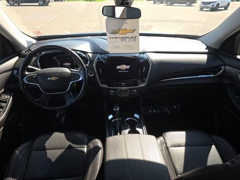 Used 2020 Chevrolet Traverse LT w/ Driver Confidence II Package AWD/4WD image 14