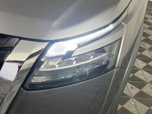 Used 2023 Nissan Pathfinder SV image 11