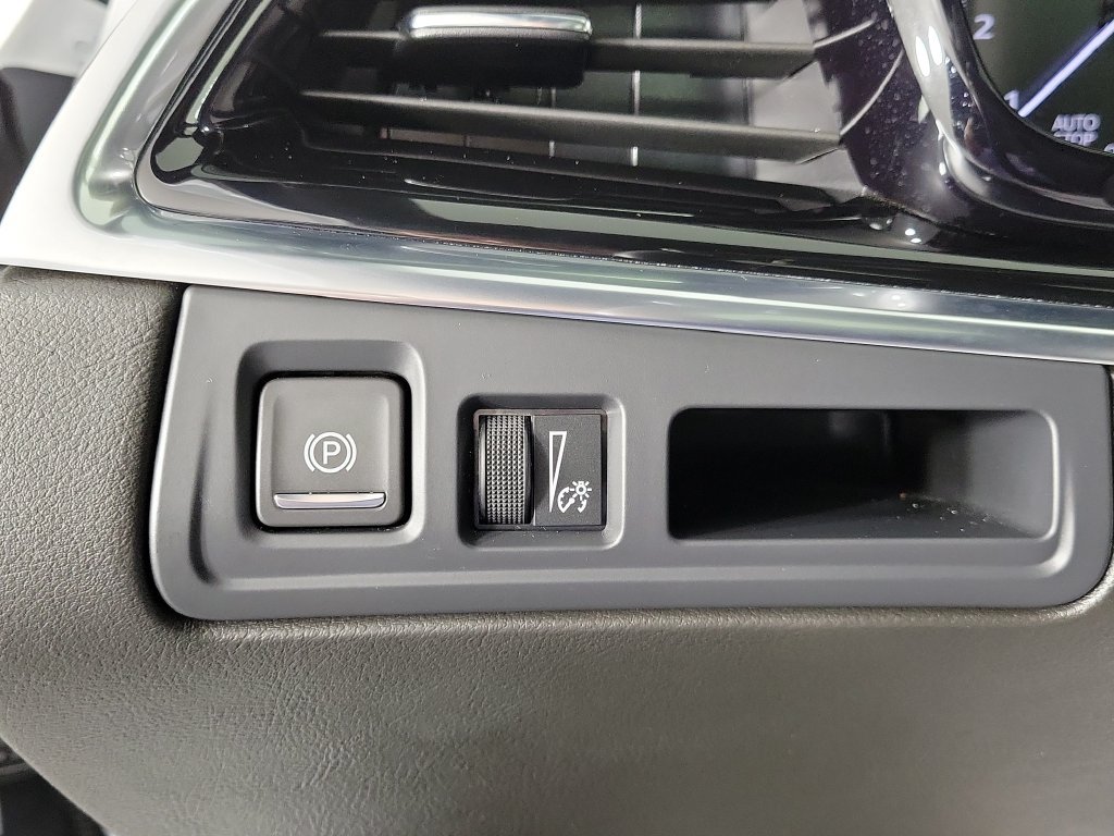 Used 2024 Cadillac XT6 Luxury FWD image 31