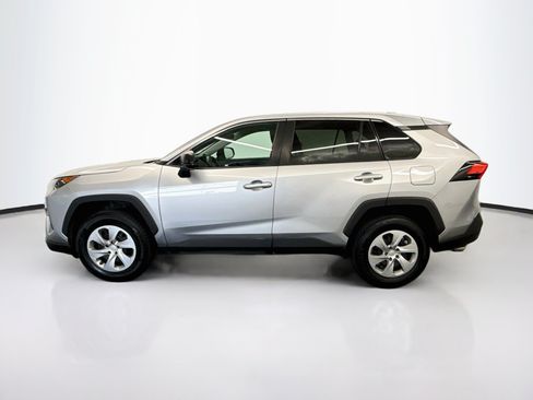 Used 2022 Toyota RAV4 LE AWD/4WD image 4