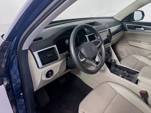 Used 2022 Volkswagen Atlas SE w/ Black Wheel Package AWD/4WD image 9