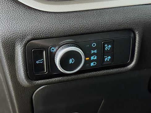 Used 2023 Ford Explorer XLT w/ Equipment Group 202A AWD/4WD image 12
