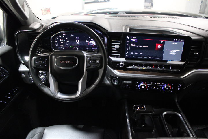 Used 2025 GMC Sierra 1500 SLT w/ SLT Premium Plus Package AWD/4WD image 32