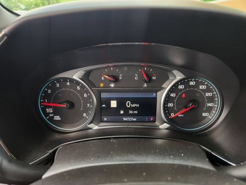 Used 2022 Chevrolet Equinox RS w/ RS Leather Package FWD image 17