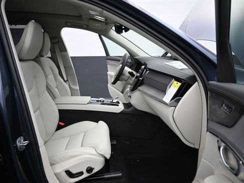 New 2026 Volvo XC90 B6 Ultra w/ Protection Package AWD/4WD image 15