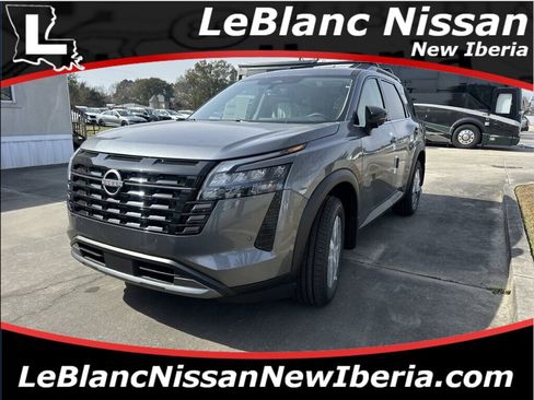 New 2026 Nissan Pathfinder SL w/ Cargo Package FWD image 1