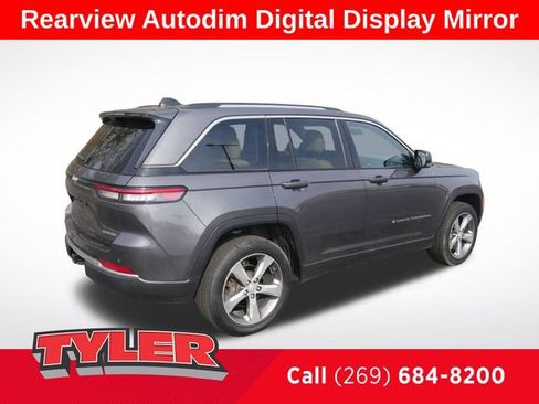 Certified 2022 Jeep Grand Cherokee Limited w/ Luxury Tech Group II AWD/4WD image 8