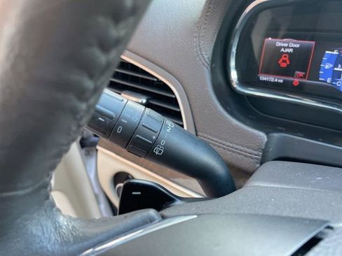 Used 2014 Lincoln MKT FWD image 27