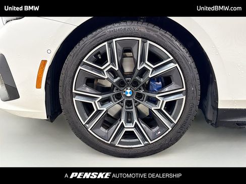 Certified 2024 BMW 530i w/ M Sport Package RWD image 2