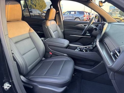 Used 2026 Chevrolet Traverse LT AWD/4WD image 11