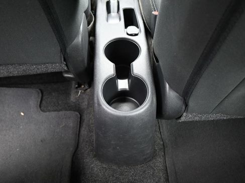 Used 2019 Nissan Versa SV FWD image 21