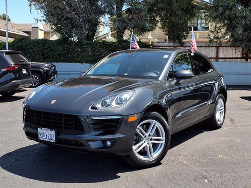 Used 2018 Porsche Macan AWD/4WD image 22