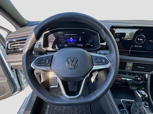 Used 2026 Volkswagen Jetta Sport FWD image 11