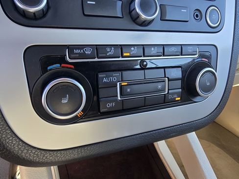 Used 2012 Volkswagen Eos Lux image 21