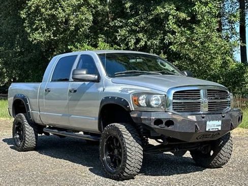 Used 2006 Dodge Ram 2500 Truck SLT AWD/4WD image 2