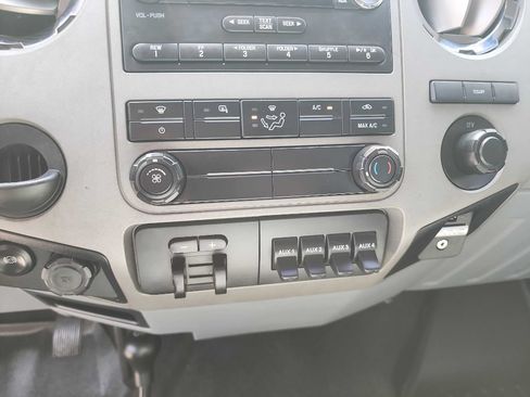Used 2016 Ford F350 XLT w/ XLT Interior Package AWD/4WD image 26