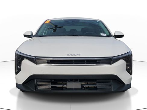Used 2025 Kia K4 LXS image 2