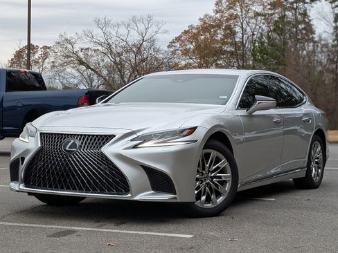 Used 2019 Lexus LS 500h AWD image 4