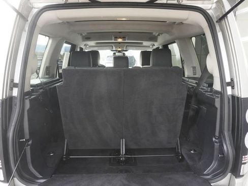 Used 2016 Land Rover LR4 HSE LUX image 31
